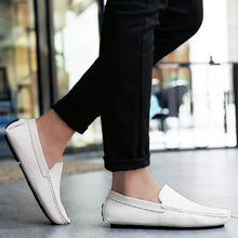 Load image into Gallery viewer, Godasse, chaussure classique décontracté, mocassins en cuir pour homme, chaussure de bateau, chaussure décontracté pour homme, chaussure en cuir, mocassins décontracté pour homme, mocassins en cuir pour homme, chaussure légère, chaussure décontracté, mocassins souple, chaussure de conduite, chaussure de mariage,