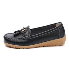 Load image into Gallery viewer, Godasse, chaussure de bureau, mocassins en cuir pour femme, chaussure de bateau, chaussure décontracté pour femme, chaussure en cuir, mocassins décontracté pour femme, mocassins femme, chaussure légère, chaussure décontracté, mocassins souple, chaussure de conduite, chaussure de mariage, chaussure en cuir pour femme