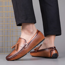 Charger l&#39;image dans la galerie, Godasse, chaussure classique, mocassins décontracté en cuir pour homme, chaussure de bateau, chaussure décontracté pour homme, chaussure en cuir, mocassins décontracté pour homme, chaussure légère, chaussure décontracté, mocassins souple, chaussure de conduite, chaussure de mariage, chaussure classique pour homme
